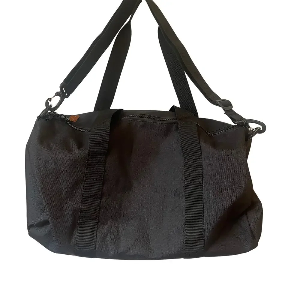 Herschel Supply Black Sutton Gym Travel Weekender Duffle Bag NWT Size L